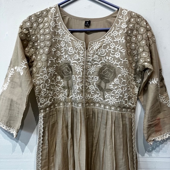 Tan and Cream embroidered tunic top - Picture 2 of 13